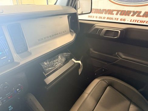 New 2025 Ford Bronco Outer Banks w/ Sasquatch Package image 38