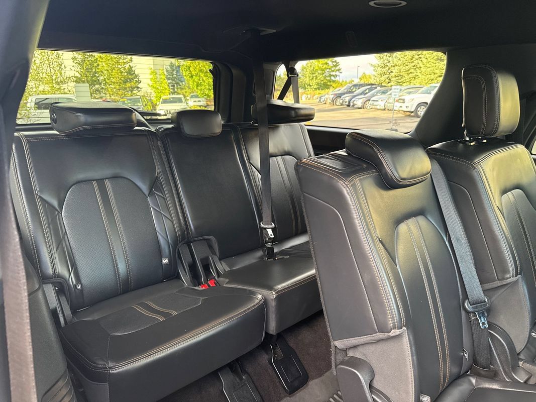 Used 2022 Ford Expedition Max Platinum AWD/4WD image 28