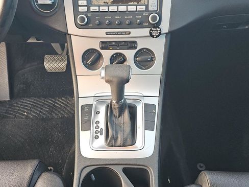 Used 2009 Volkswagen Passat Komfort FWD image 11