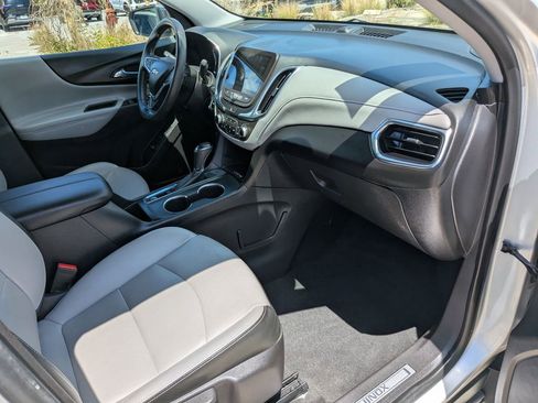 Used 2018 Chevrolet Equinox Premier FWD image 16
