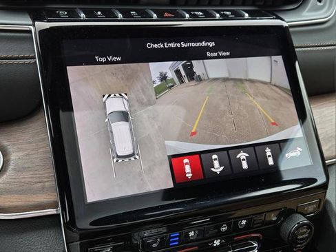 Used 2023 Jeep Grand Cherokee Summit w/ Luxury Tech Group V AWD/4WD image 22