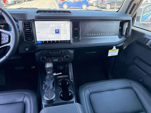 New 2025 Ford Bronco Badlands AWD/4WD image 9