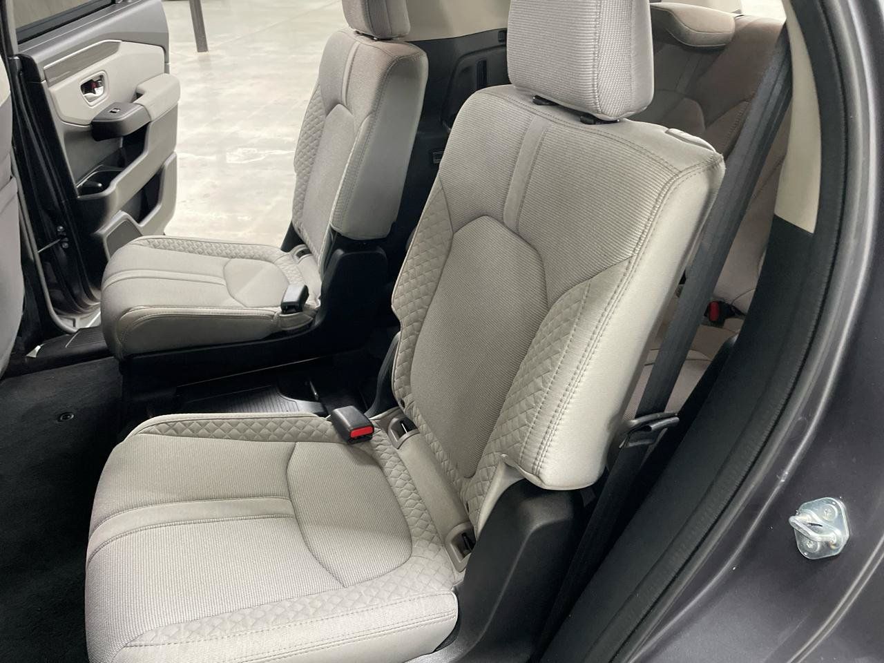 Used 2023 Honda Pilot LX image 17