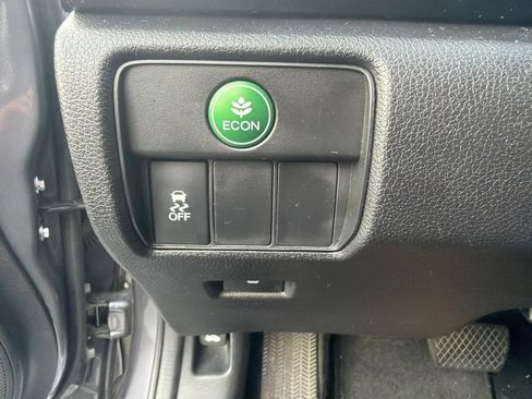 Used 2017 Honda Accord LX image 12