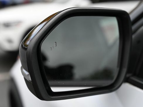 Used 2021 Ford Explorer Limited image 12