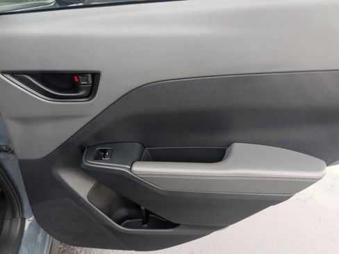 Used 2025 Subaru Crosstrek 2.0i Premium image 28