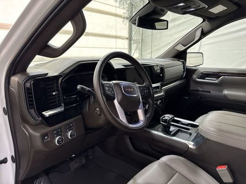 Used 2024 GMC Sierra 1500 SLT w/ SLT Premium Plus Package AWD/4WD image 10