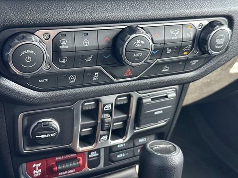 New 2026 Jeep Gladiator Sport AWD/4WD image 32