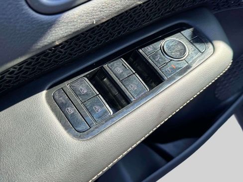 Certified 2023 Nissan Ariya FWD image 17