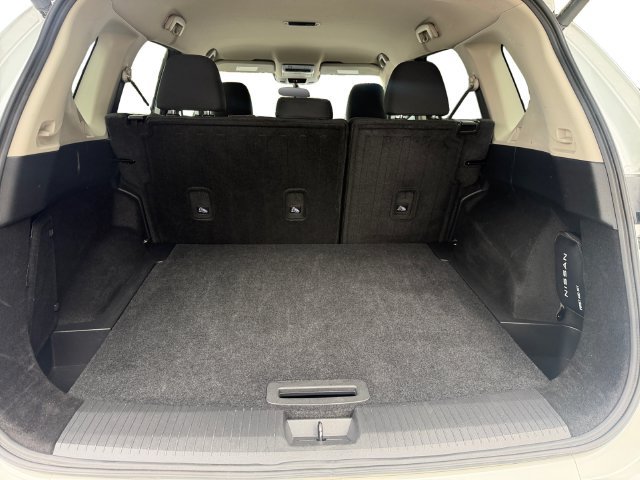 Used 2025 Nissan Rogue SV FWD image 18