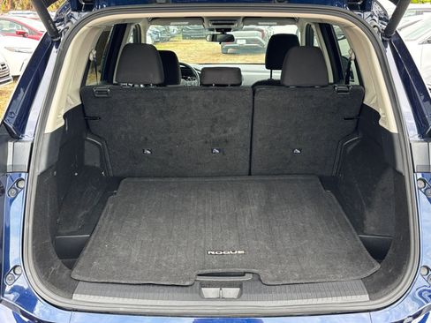 Used 2025 Nissan Rogue SV image 33