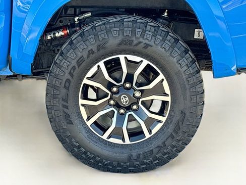 Used 2021 Toyota Tacoma TRD Sport w/ Technology Package image 30