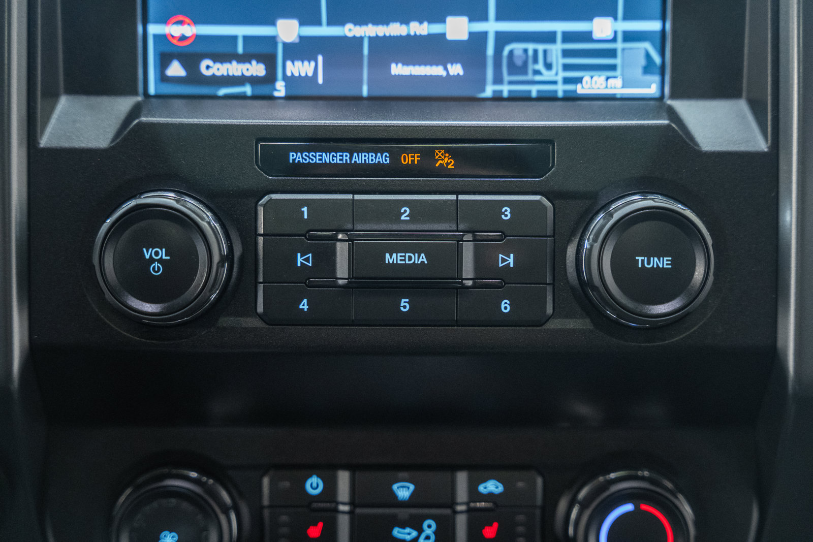 Used 2019 Ford F150 XLT w/ Equipment Group 302A Luxury AWD/4WD image 25