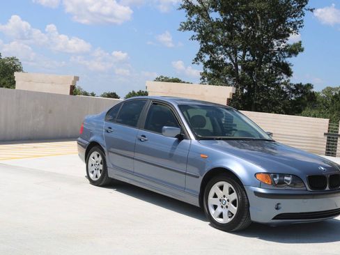 Used 2004 BMW 325xi Sedan AWD/4WD image 4