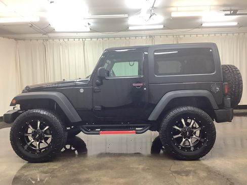 Used 2017 Jeep Wrangler Sport image 9