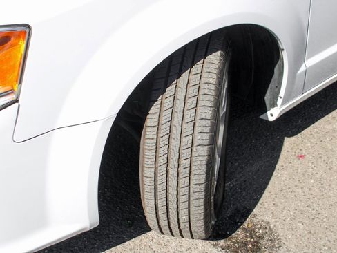 Used 2020 Dodge Grand Caravan SXT image 42