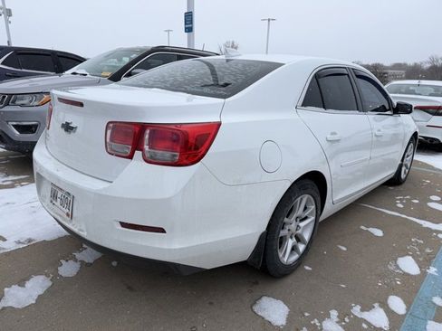 Used 2015 Chevrolet Malibu LT w/ Power Convenience Package image 2