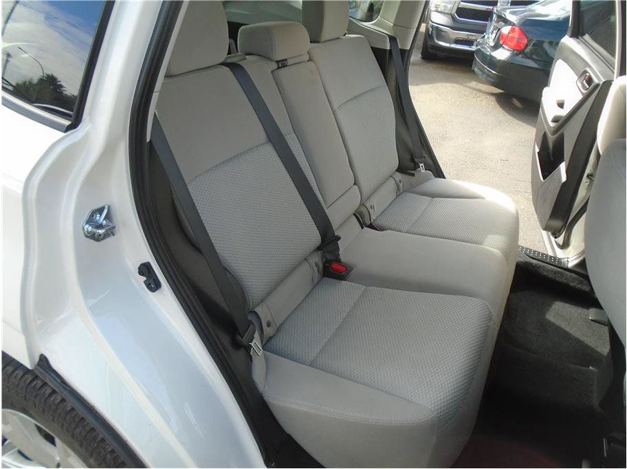 Used 2015 Subaru Forester 2.5i Premium w/ All-Weather Package AWD/4WD image 13