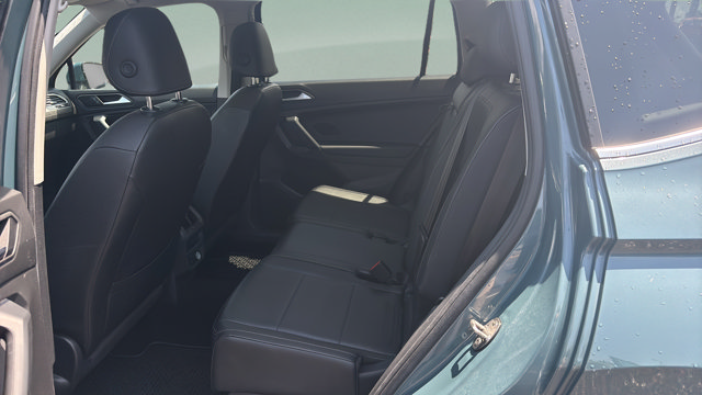 Used 2019 Volkswagen Tiguan SE w/ Panoramic Sunroof Package AWD/4WD image 11