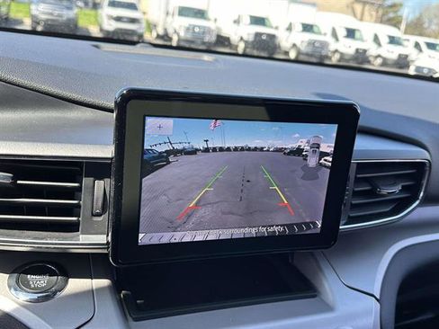 Used 2023 Ford Explorer XLT w/ Equipment Group 202A image 21