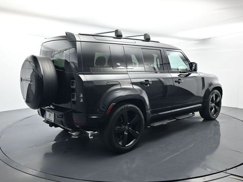 Used 2024 Land Rover Defender 110 V8 image 15