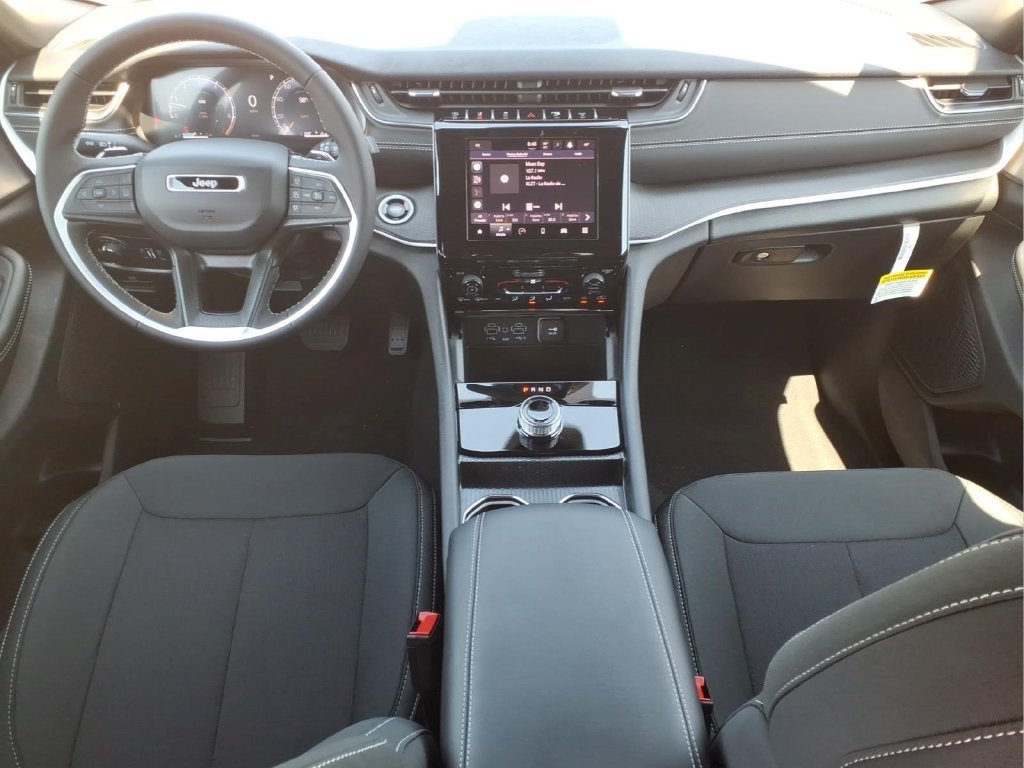 New 2026 Jeep Grand Cherokee Laredo AWD/4WD image 11