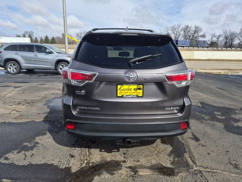 Used 2014 Toyota Highlander XLE image 7