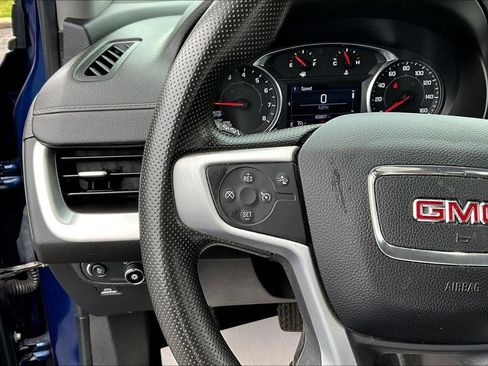 Used 2023 GMC Terrain SLE w/ Driver Convenience Package FWD image 11