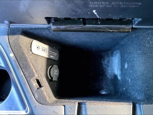 Used 2015 Dodge Challenger SXT w/ Driver Convenience Group image 15