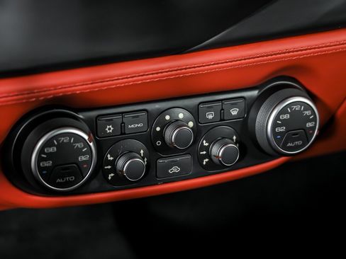 Used 2018 Ferrari 488 Spider image 38