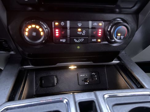 Used 2015 Ford F150 XLT w/ Equipment Group 302A Luxury AWD/4WD image 25