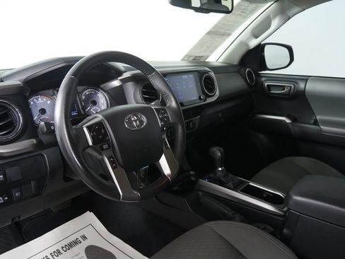 Used 2022 Toyota Tacoma SR5 w/ Technology Package RWD image 13