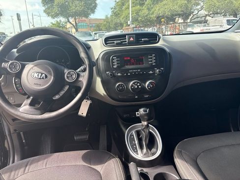 Used 2015 Kia Soul + FWD image 16