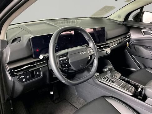 Certified 2026 Kia Sportage EX FWD image 16