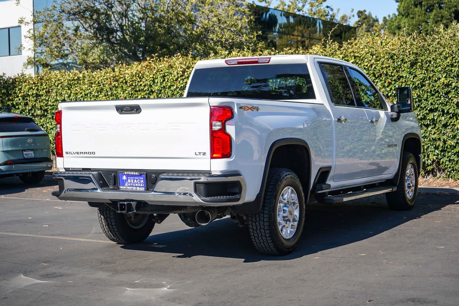 Used 2024 Chevrolet Silverado 2500 LTZ AWD/4WD image 6