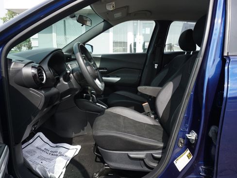 Used 2019 Nissan Kicks SV FWD image 14