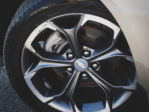 Used 2022 Chevrolet Malibu LT image 3