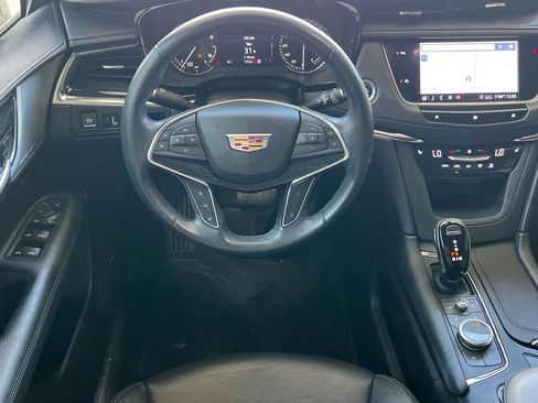 Used 2020 Cadillac XT5 Premium Luxury AWD/4WD image 16
