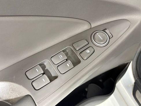 Used 2012 Hyundai Sonata Limited FWD image 14