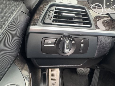 Used 2013 BMW 640i Convertible RWD image 12