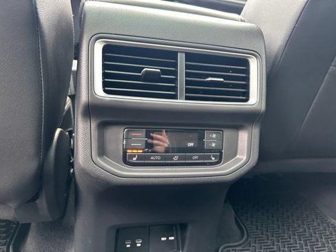 Certified 2024 Volkswagen Atlas SEL AWD/4WD image 21