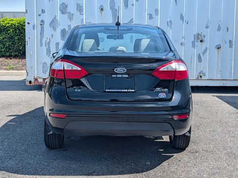 Used 2017 Ford Fiesta SE FWD image 6