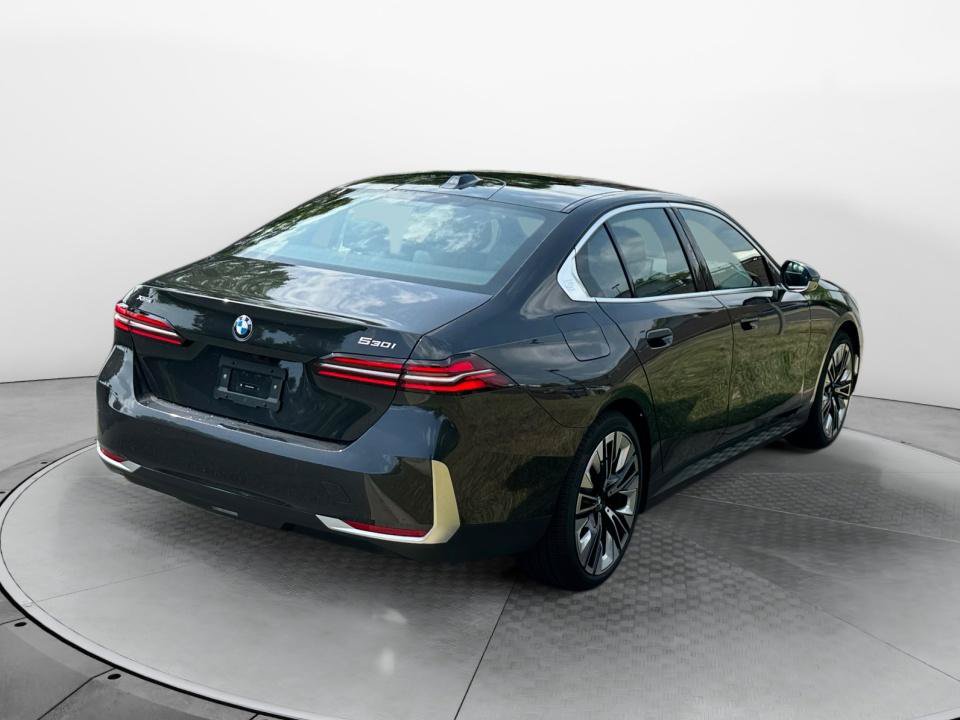 New 2027 BMW 530i xDrive w/ Premium Package AWD/4WD image 7