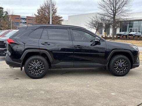 Used 2021 Toyota RAV4 XLE w/ Convenience Package image 2