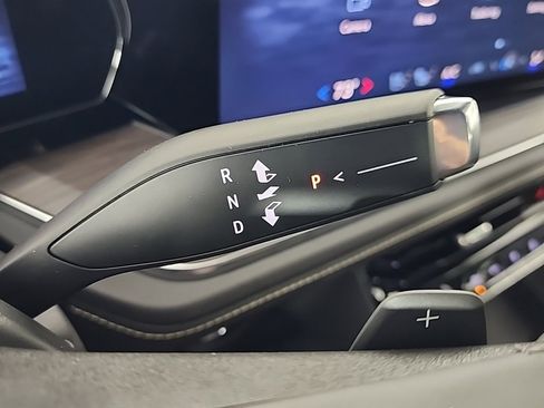 New 2025 Chevrolet Suburban Premier image 33