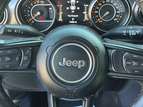 Used 2021 Jeep Gladiator Sport AWD/4WD image 11