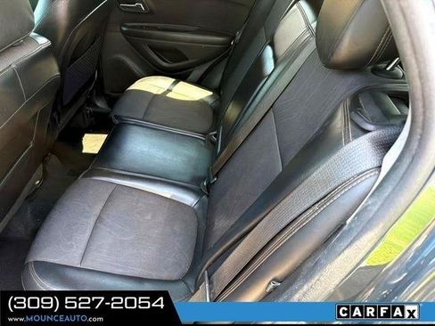 Used 2021 Chevrolet Trax LT w/ LT Convenience Package FWD image 5