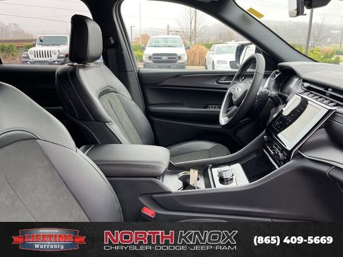 New 2025 Jeep Grand Cherokee L Altitude image 29