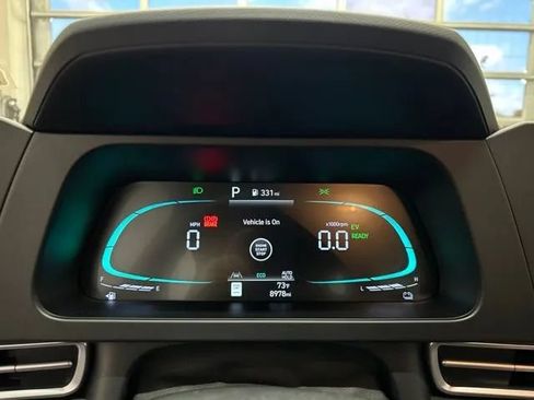 Used 2025 Hyundai Elantra Hybrid FWD image 20