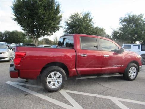 Used 2018 Nissan Titan SV w/ SV Convenience Package image 7